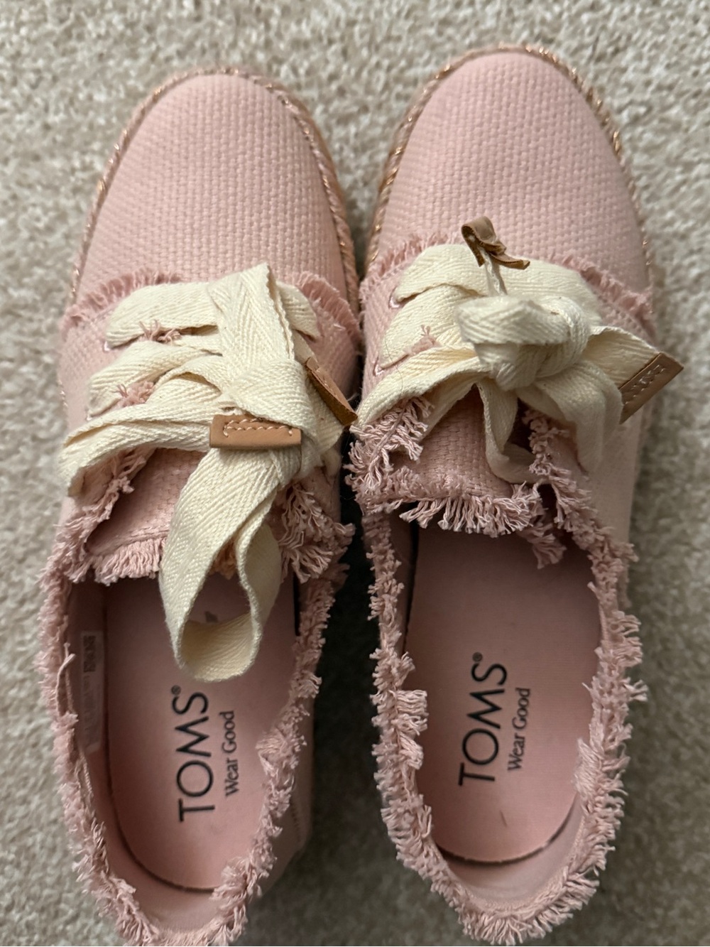 TOMS Women's Soft Pink Frayed Canvas Lace-Up Moccasins
